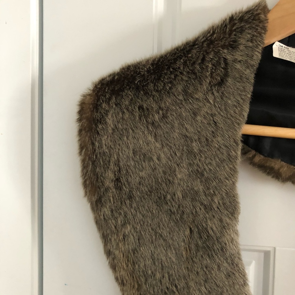 Aritzia Faux Fur Collar
